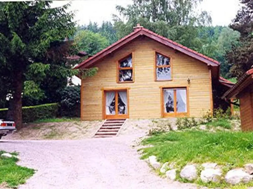 Chalet spacieux à Gérardmer avec terrasse et équipements familiaux - FR-1-589-65