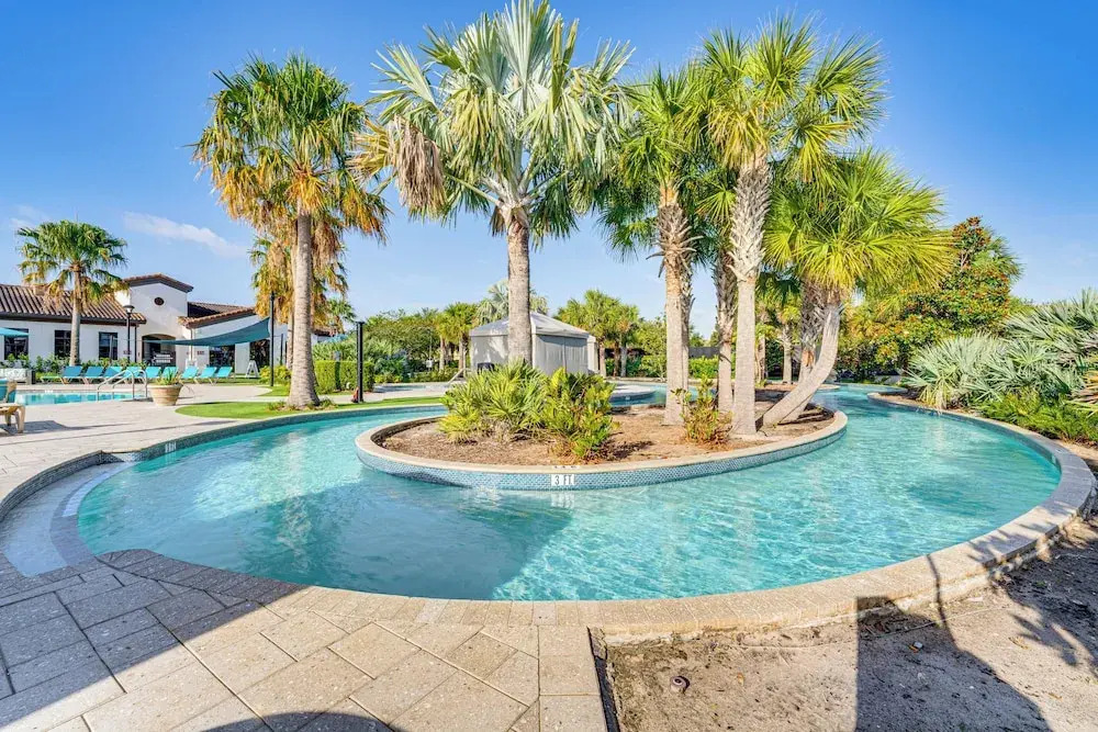 Pool & Lazy River: Windsor House 9 Mi to Disney!