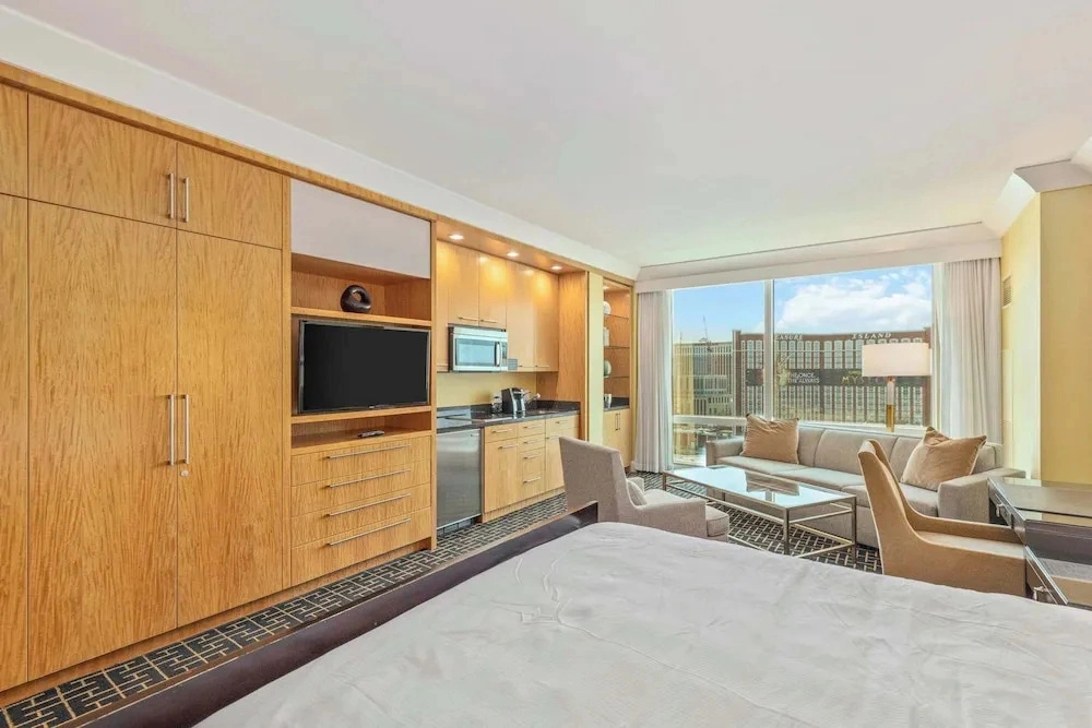 Renovated Trump Hotel Las Vegas Studio Strip Views 2803