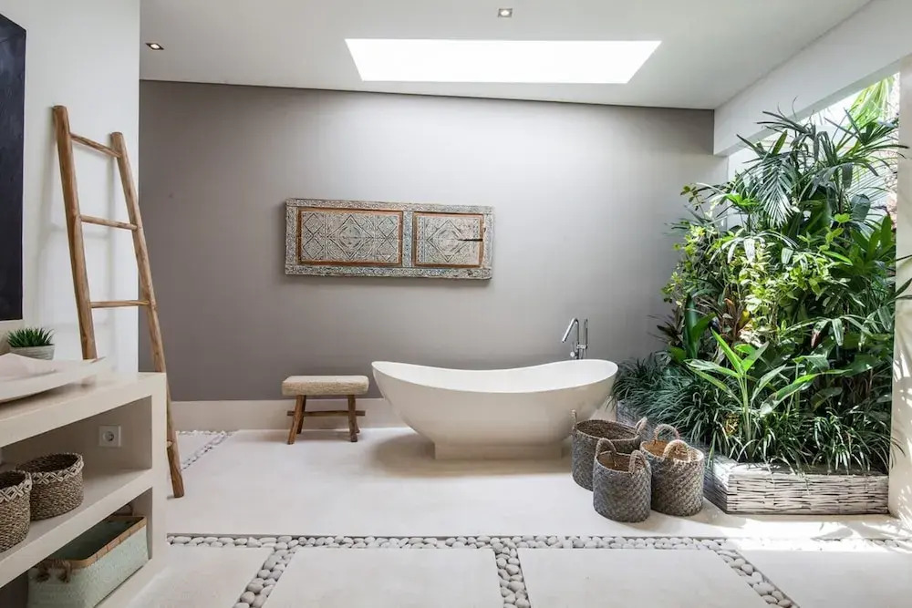 Villa Hugo - Luxury 4BR Private Villa, Walking Distance to Berawa Beach