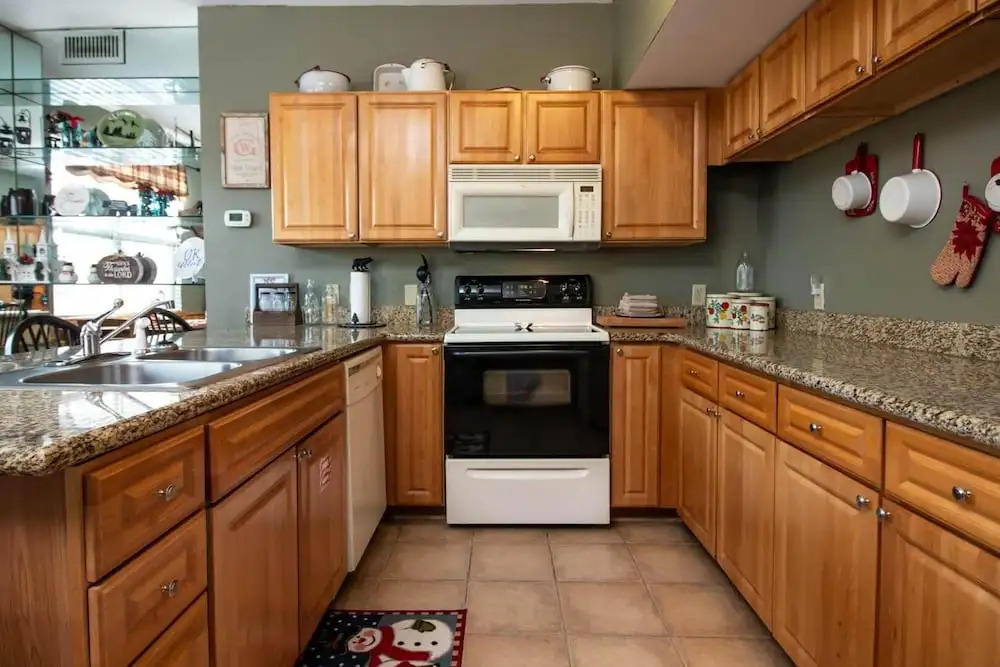 3211 Golf View Hillcrest Cordelia's Mtn View