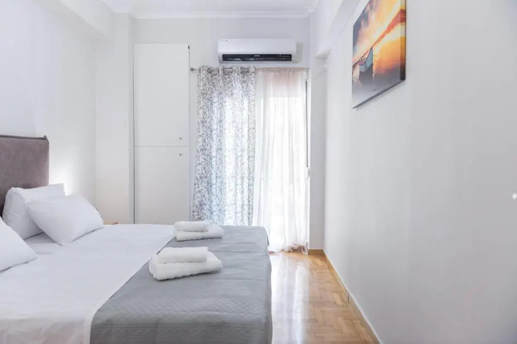 Mar25 by Smart Cozy Suites - In the heart of Athens - 9 minutes from metro - Available 24hr