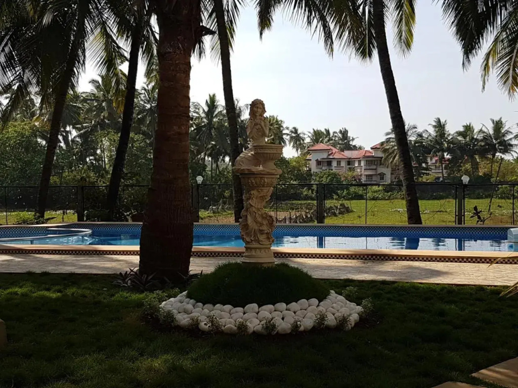 Palm Shades Spring