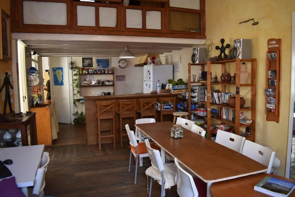 Hostel Albergue La Casa Encantada