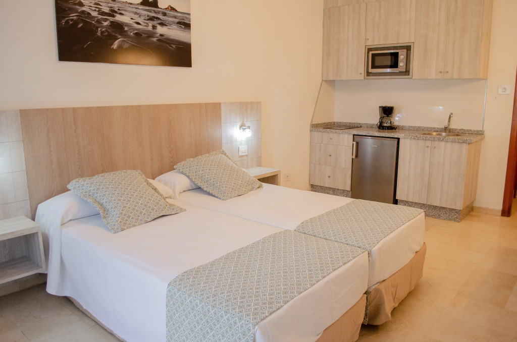 Klayman Olivina Aparthotel
