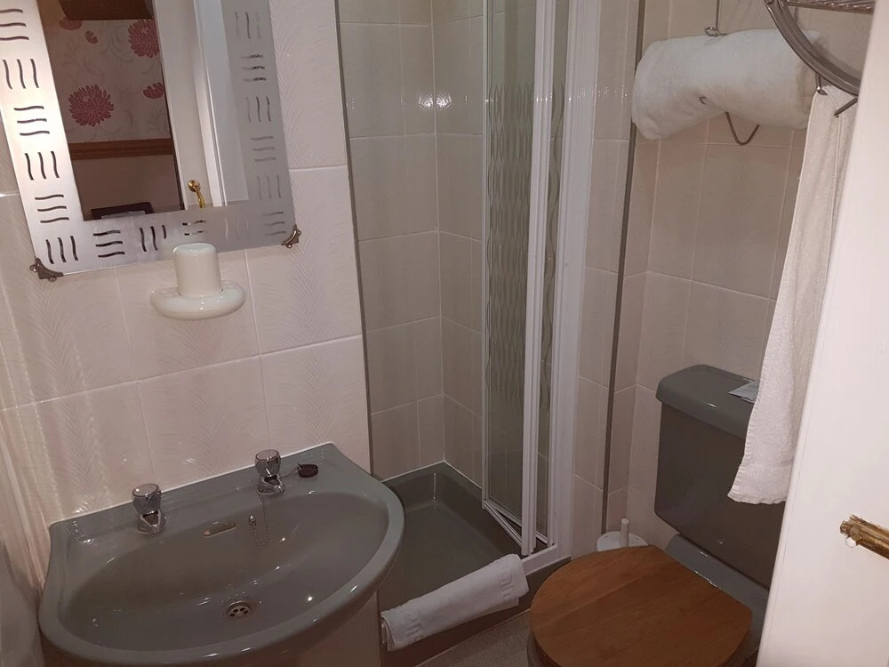 The Cresta Guest House
