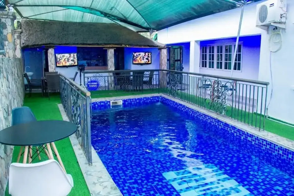 Flora Suites