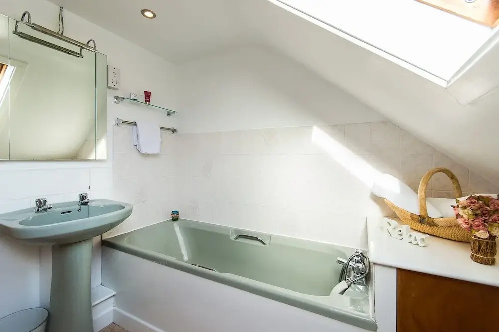 Family Beach House Located Within a Short Stroll of Waterville