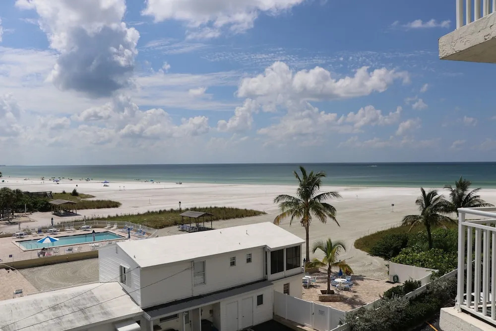 Jamaica Royale 404 - 2 Br Condo