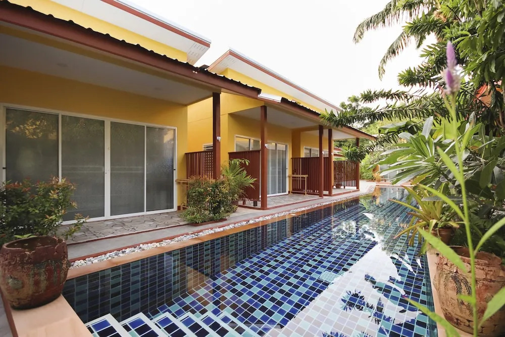 Ban Elephant Blanc Apartment
