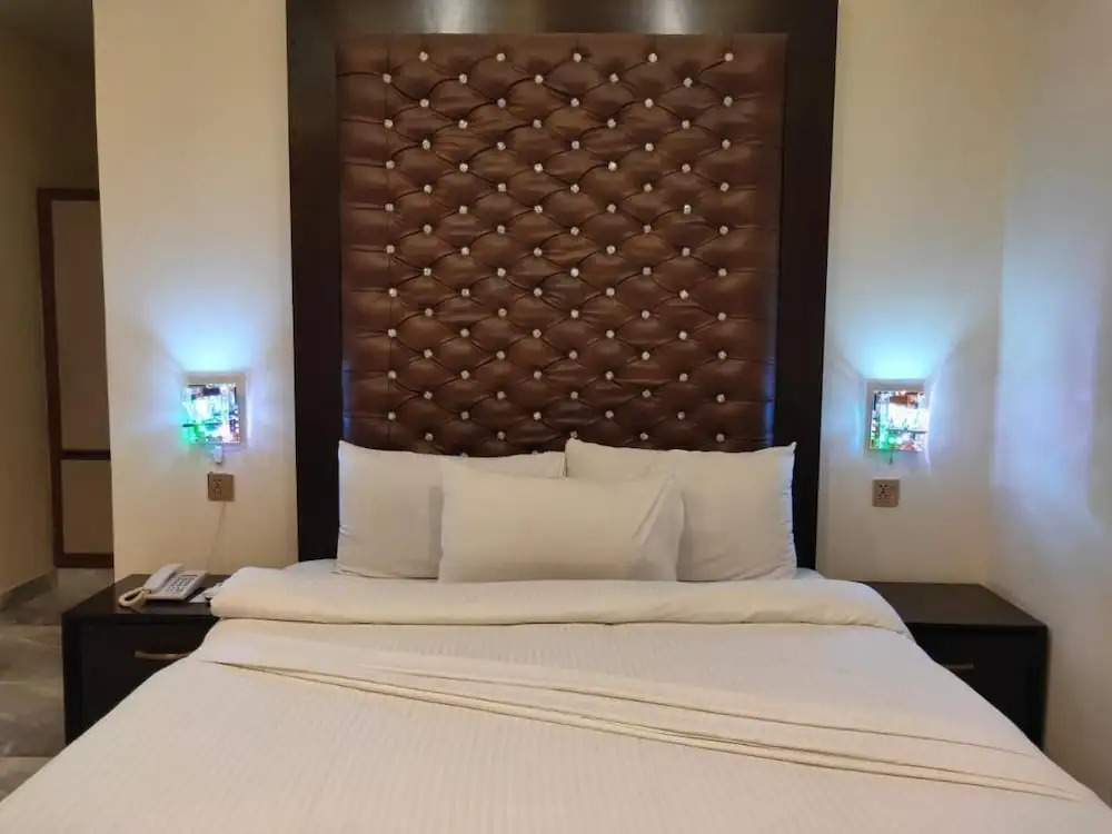 Hotel A S R Lounge Multan