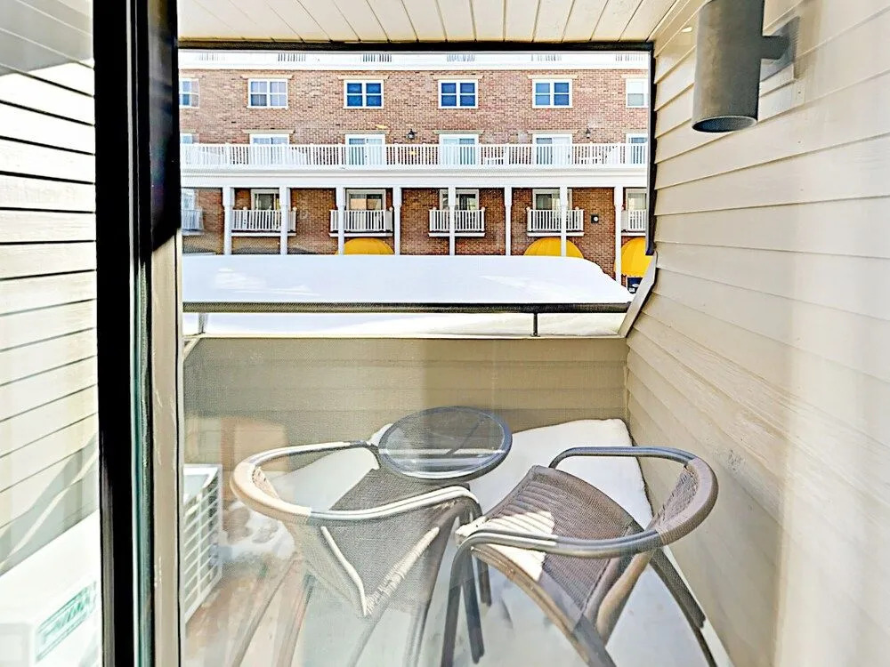 Lowell Unit #221 - Studio Br Condo