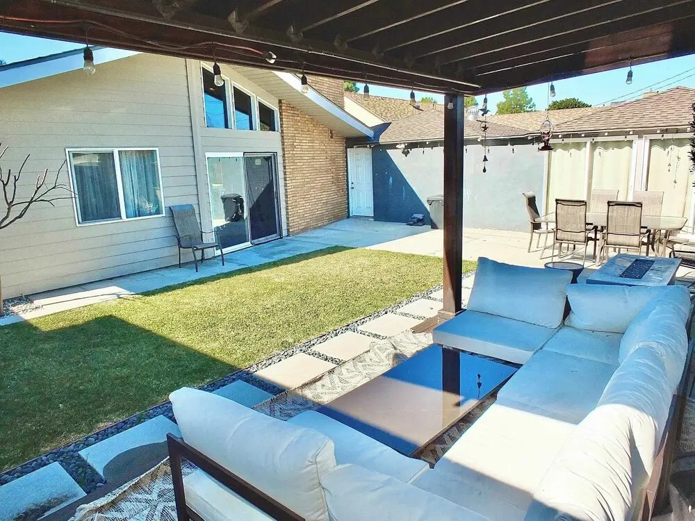 Bellflower Breeze Charming 3 BDR in Long Beach!