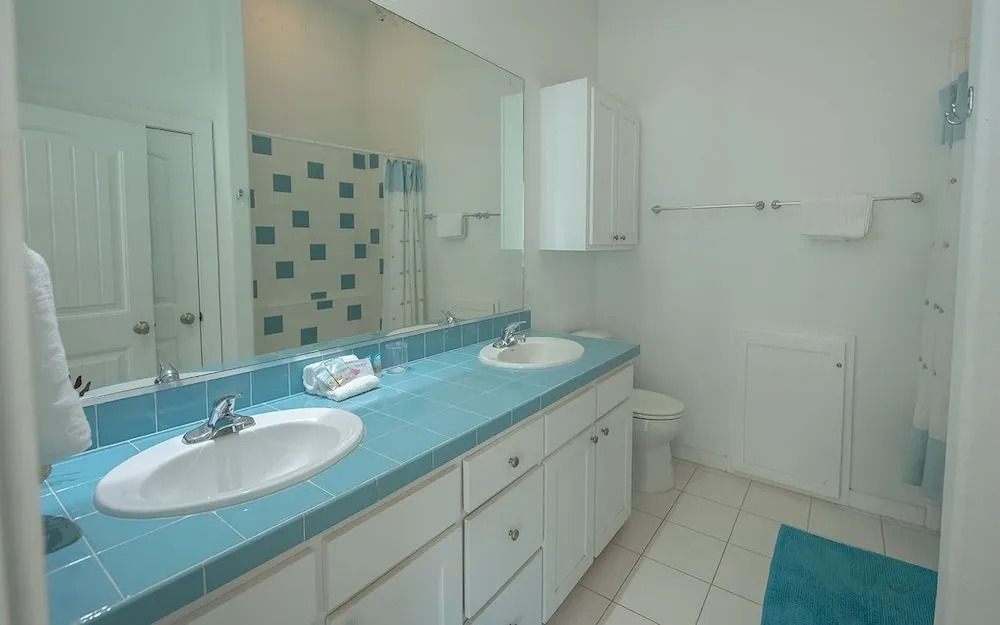 RePhil CanTina - 3 Br Home