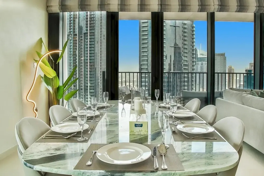 Hyp-lux 4BR Apt With Burj Khalifa View