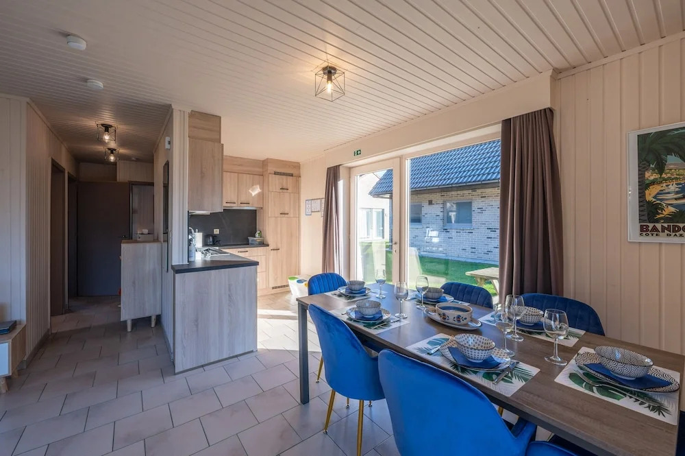 Bungalow Westende Blue 6 Persons