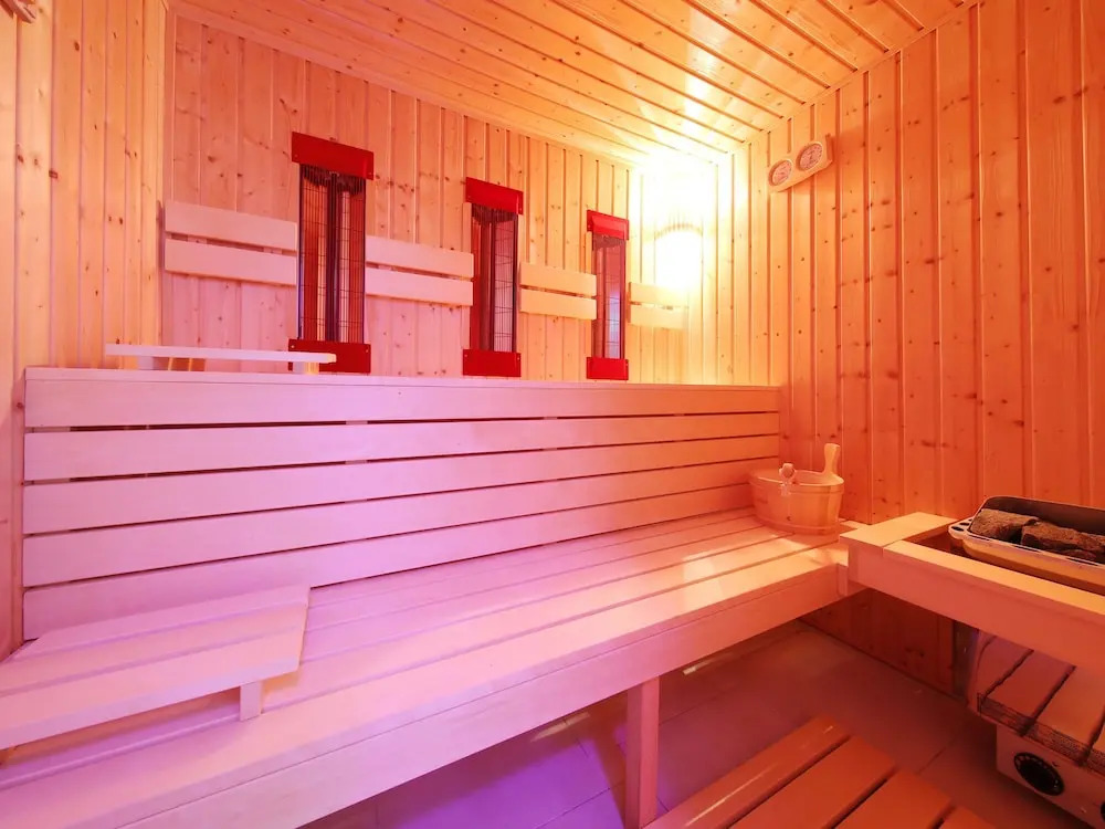 Charming Apartment Directly on the Sea, Whirlpool and Sauna, Beautiful Garden