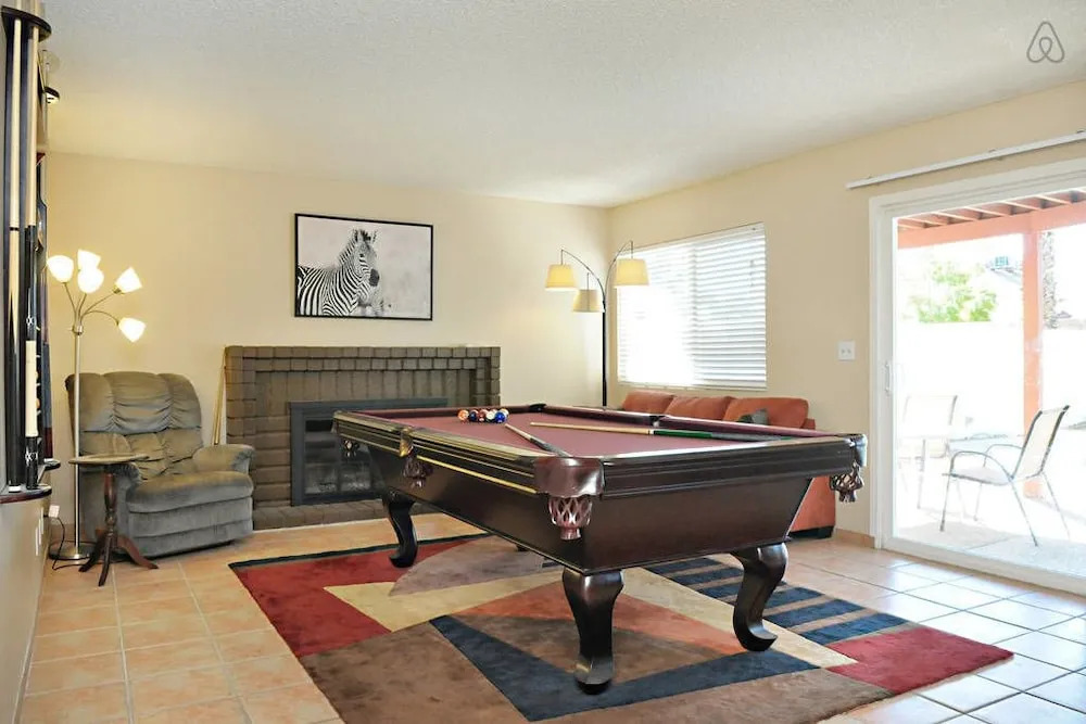 Luxury 4br 8min to Las Vegas Strip