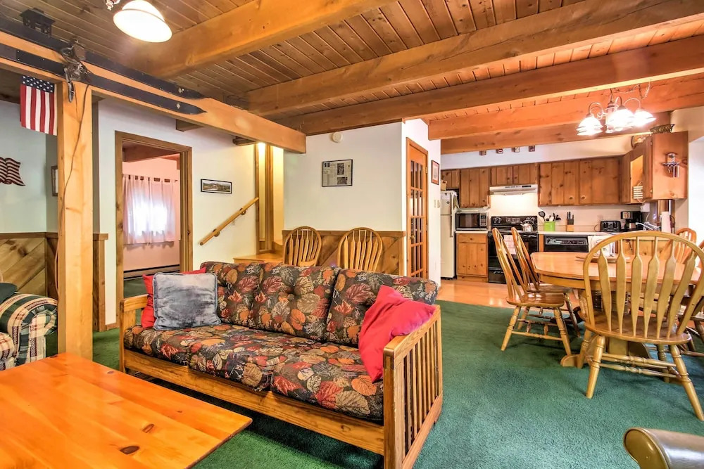 Cozy Bartlett Townhome < 3 Mi to Attitash Mountain