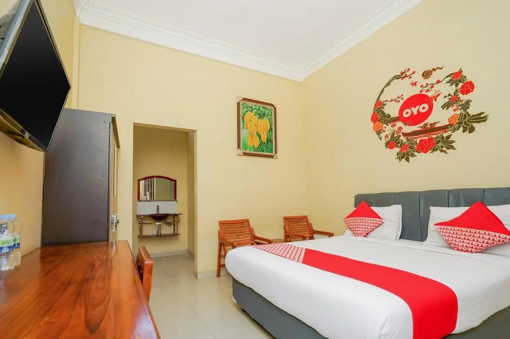 RedDoorz at Kutisari 2 Surabaya