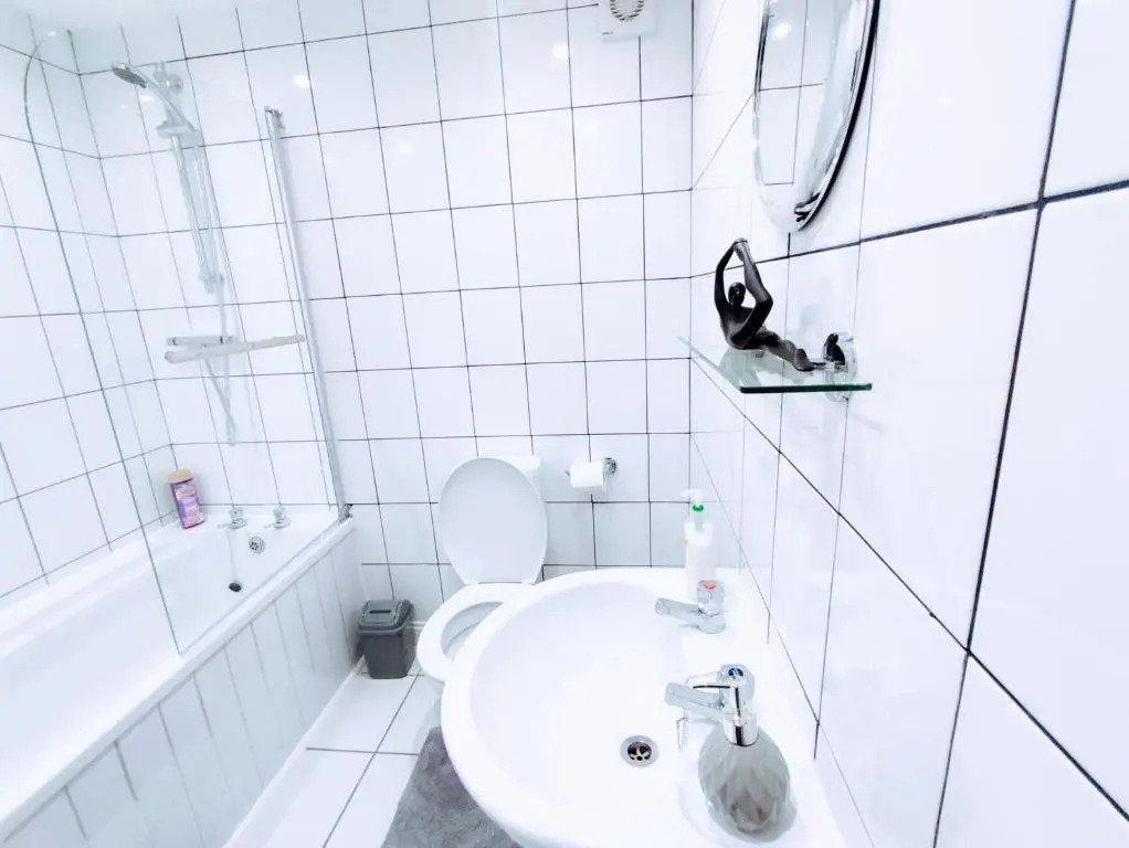 Crystal Suite 2 -free private parking