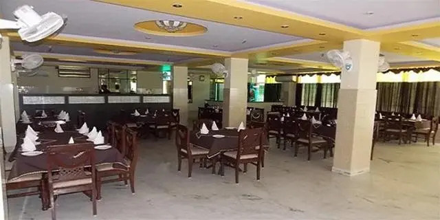 Capital O 14864 Hotel Satyam Inn