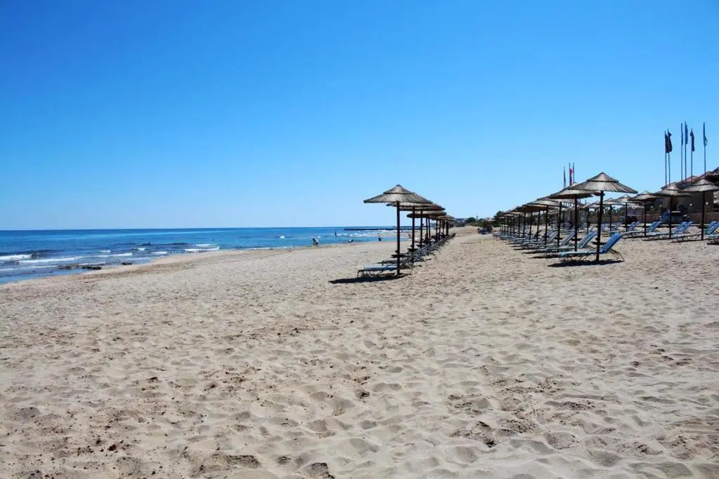 2 bedrooms house at Chersonissos 500 m away from the beach with furnished terrace and wifi