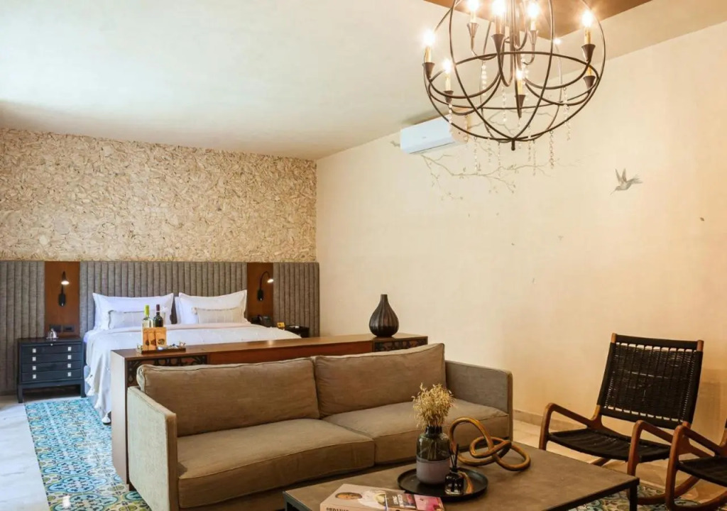 Adoro Hotel Boutique
