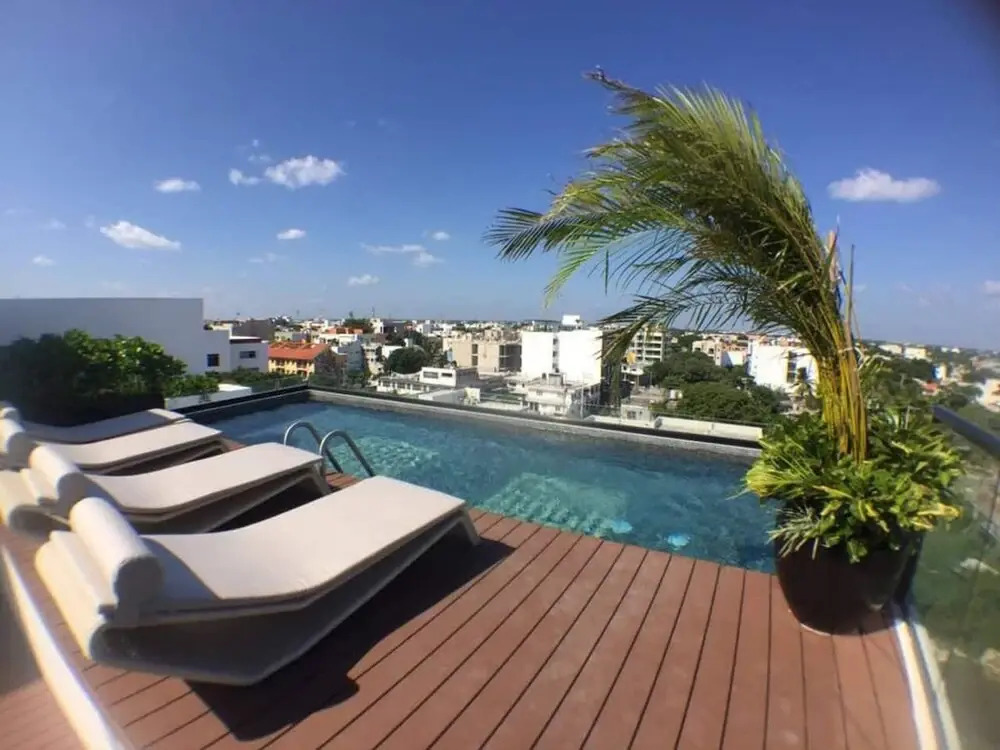 Modern Condo quiet and close to beach