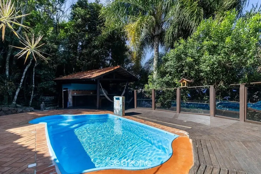 House With Pool and Skate Park Stm0500