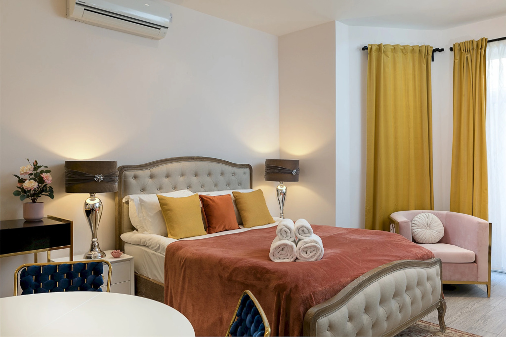Designer 1-bedroom in Kensington