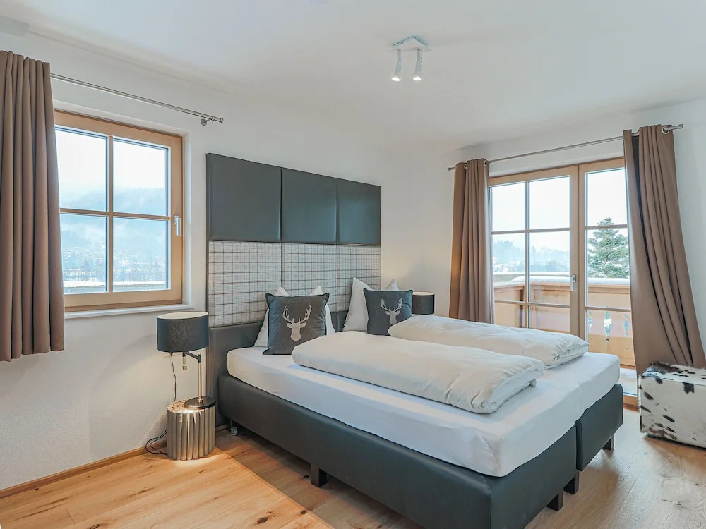 Luxury Villa in Ellmau with Hot Tub