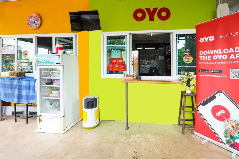 OYO 976 Sandee