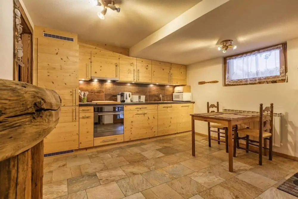 Beautiful Apartment Under Owners Chalet