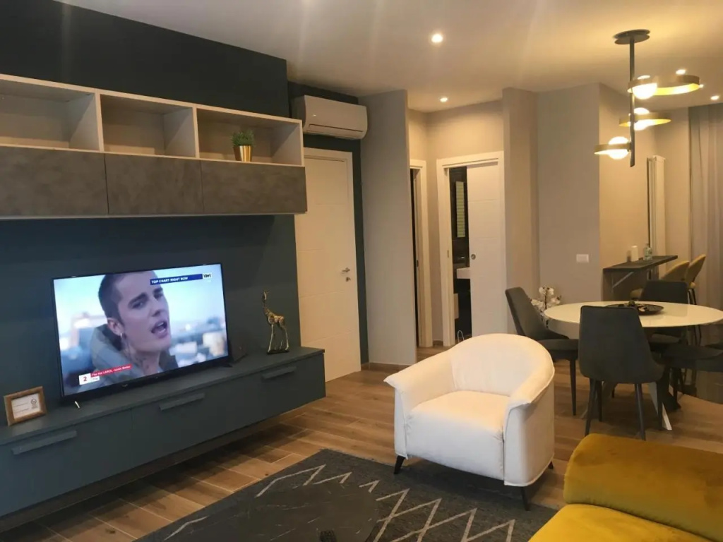 Royal Suite (Adults Only)