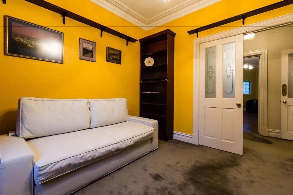 HANNA, 3BDR Melbourne Apartment