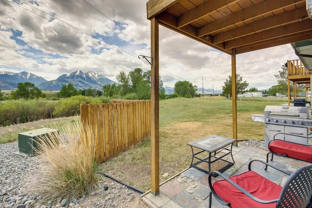 Montana Vacation Rental: 32 Mi to Yellowstone!