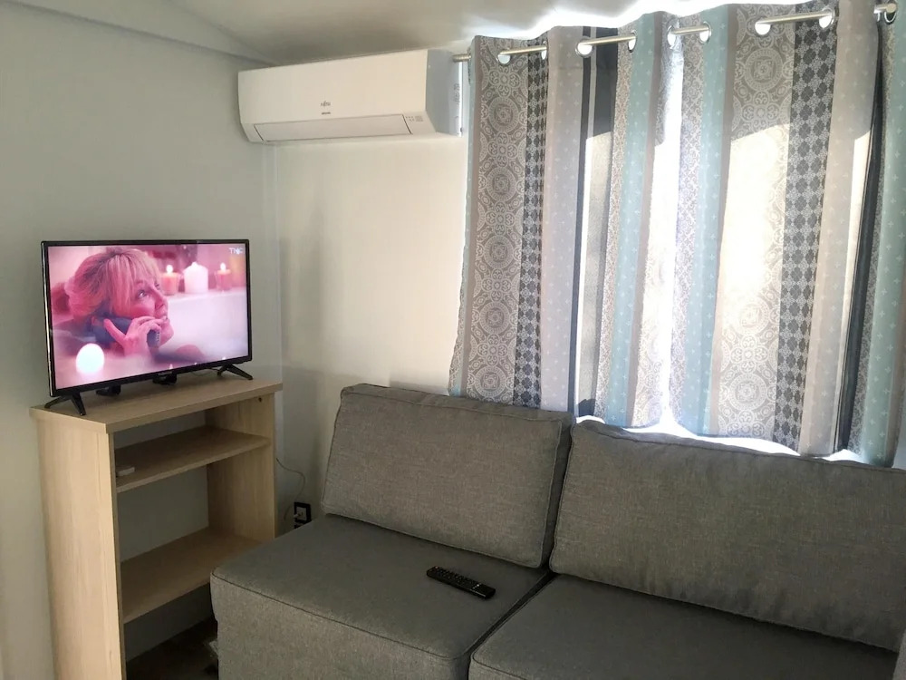 Property With 2 Bedrooms in Fréjus, With Pool Access, Furnished Terrac