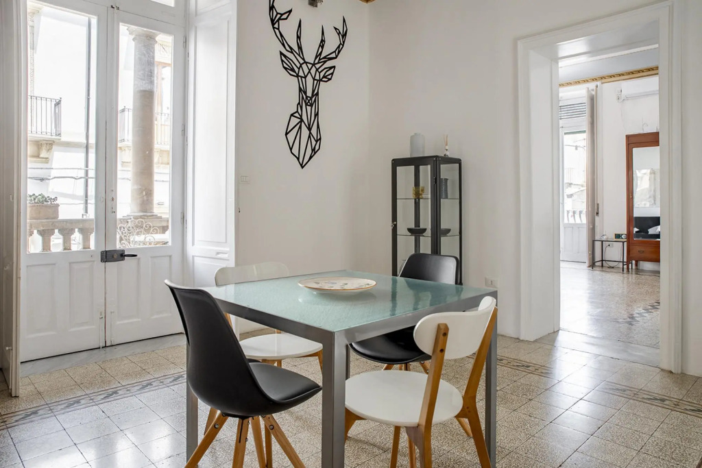 Cavour Apartment With Balcony by Wonderful Italy