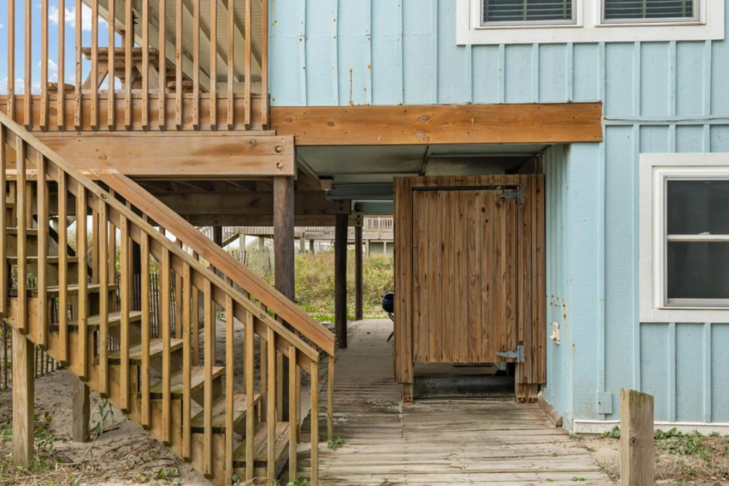 Admirals Quarters by Oak Island Accommodations