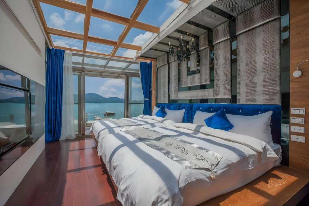 Shuian Lakeside Hotel