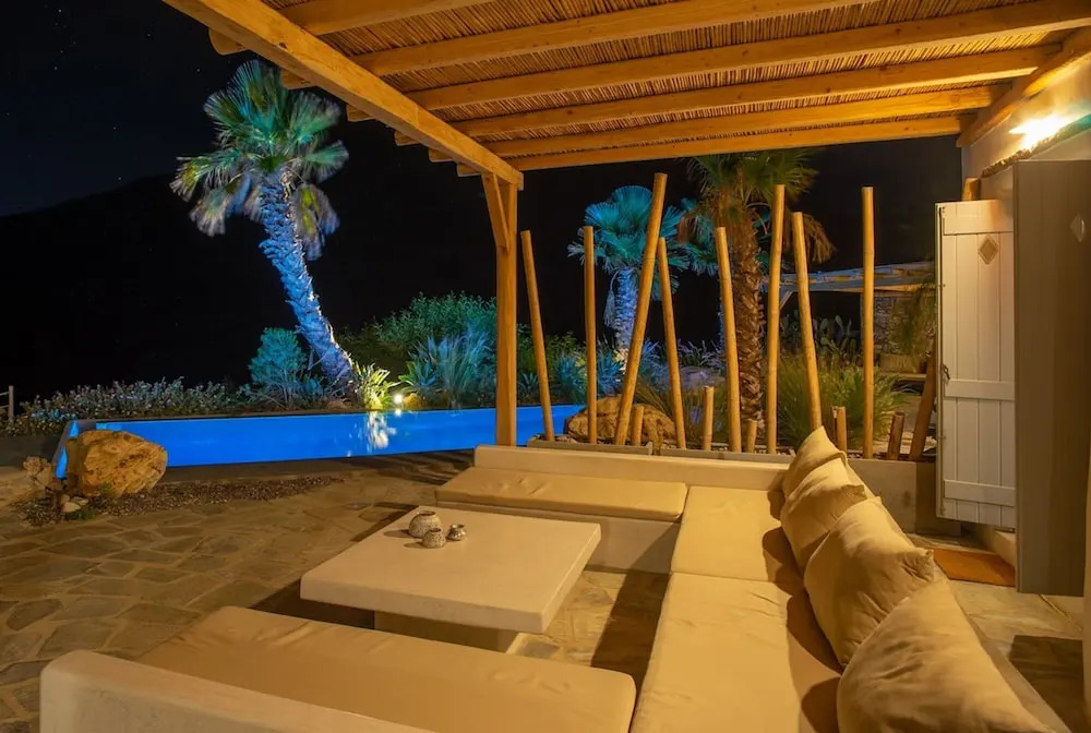 Luxury Villa Delphinus - AllParos Villas