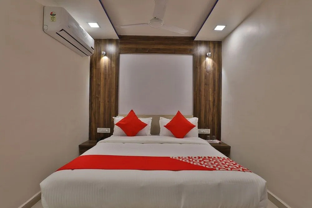 OYO 26476 Hotel Meridan Palace