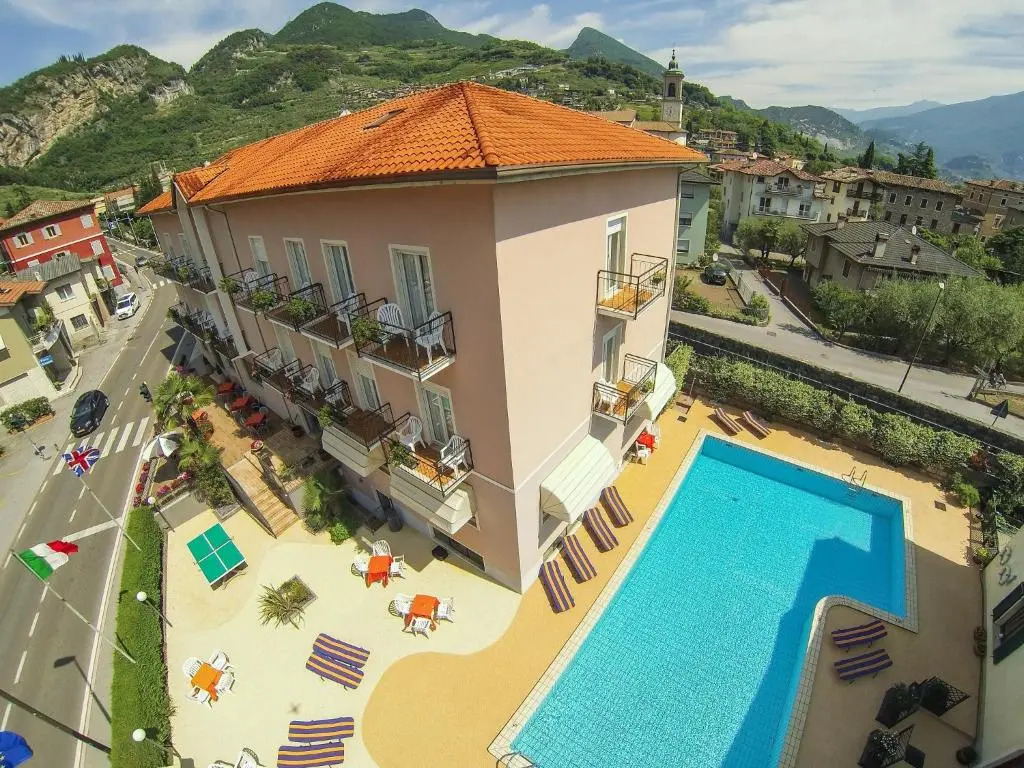 Hotel Alberello - Varone
