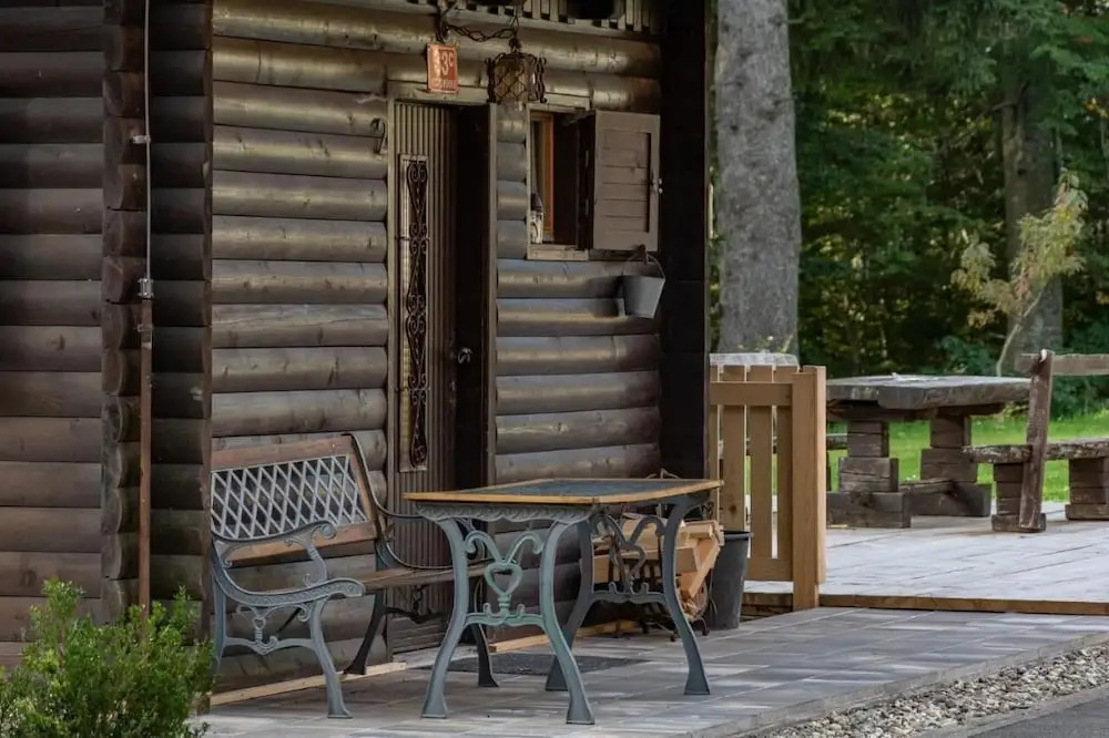 Cabin Storzek