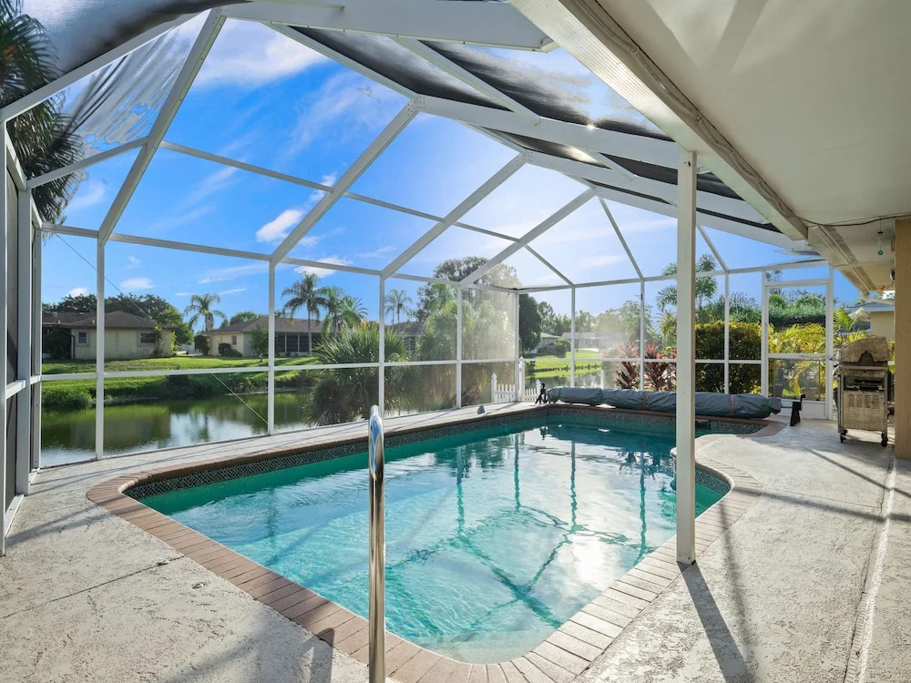 Lakeside House by Vacation Rental Pros