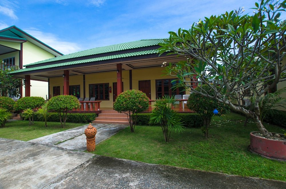 Sleep In Lanta Resort