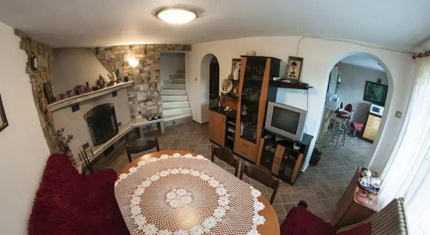 Sluncho Guest House