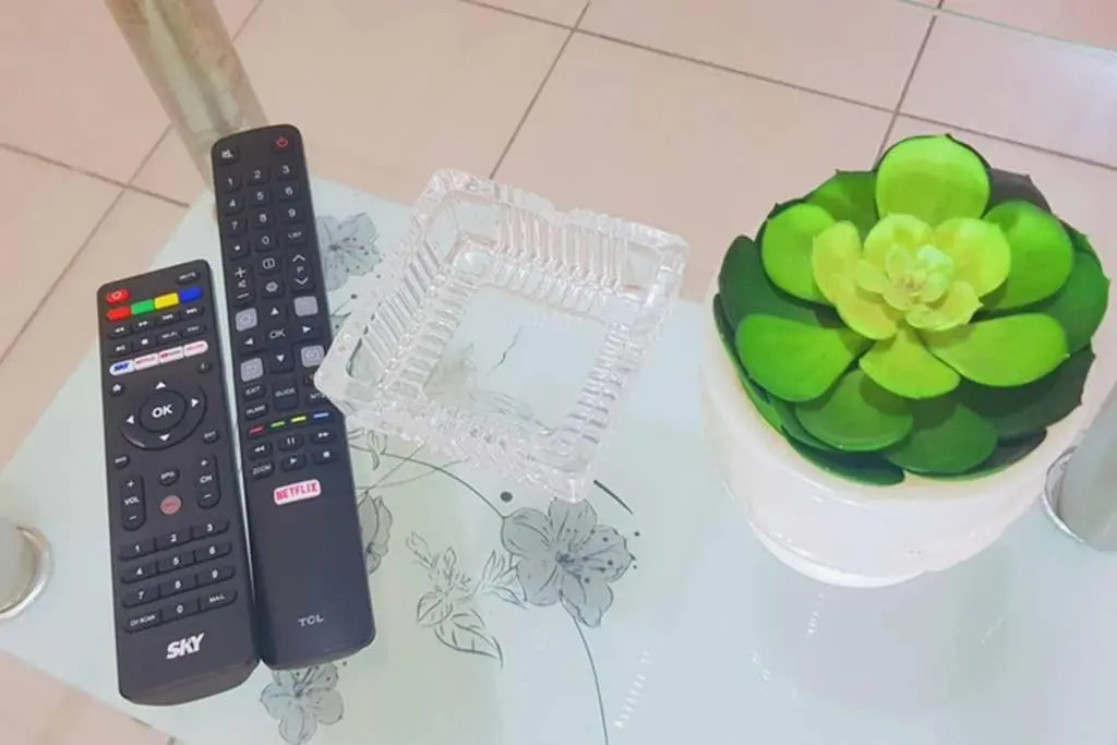 2814 Holistay Manila 2-Bedroom Condo w/ Netflix (with Balcony)