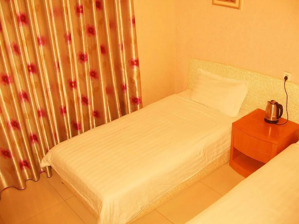 Jinan Lotus Pond Side Hotel